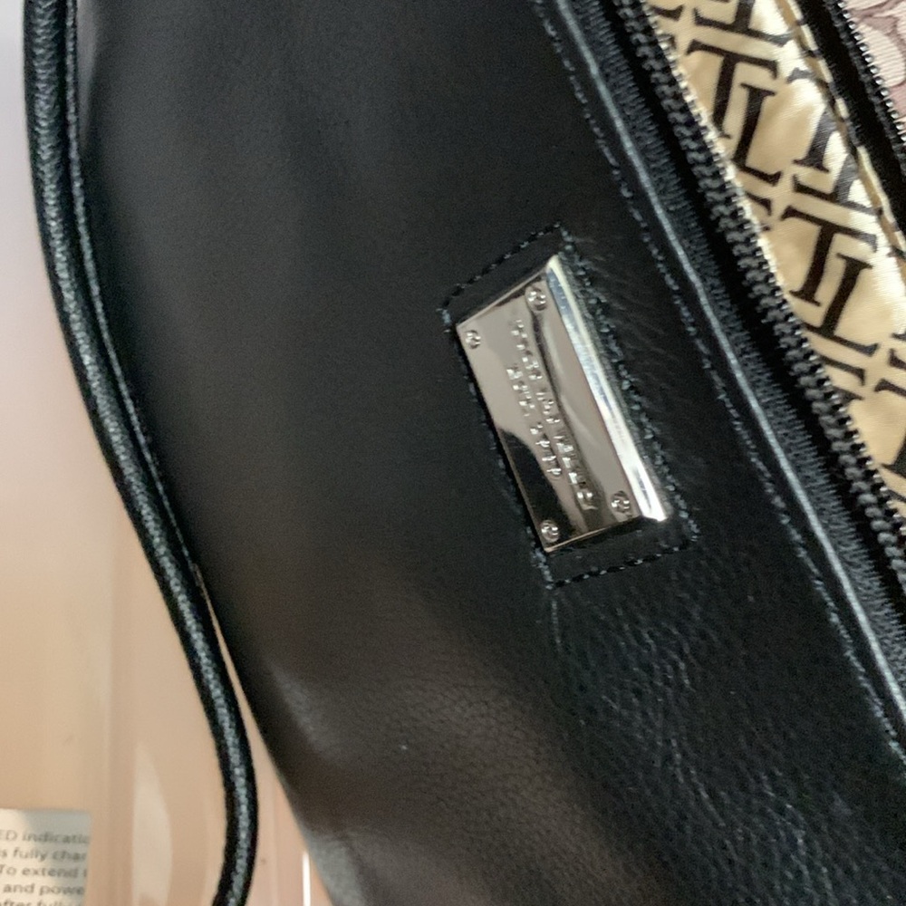 Tignanello black leather crossbody with phone charger and pockets galore . NWOT - Picture 9 of 10